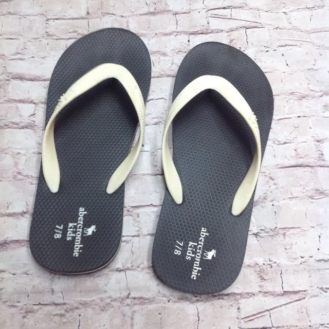 Abercrombie Kids WHITE & BLACK Sandals