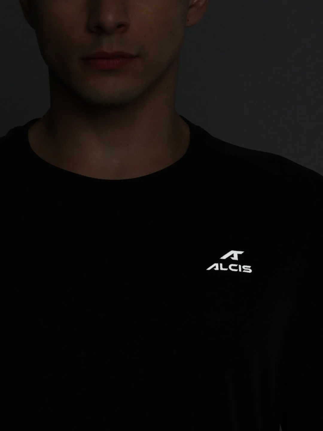 Alcis Men Black Brand Logo Printed Slim Fit T-shirt