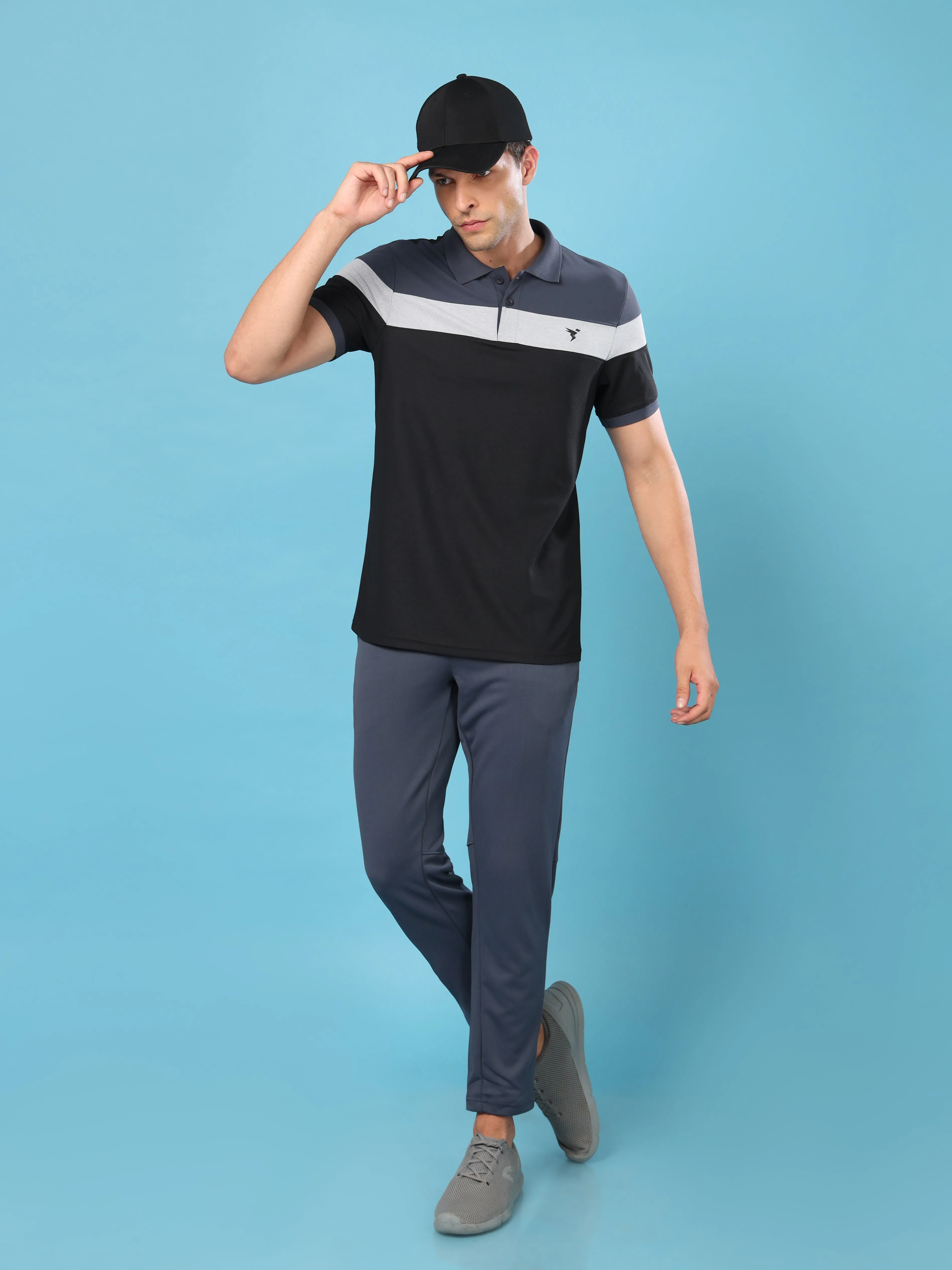 Men Colorblock Slim Fit Polo T-shirt with MATPIQ