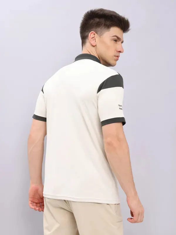 Men Colorblock Slim Fit Polo T-shirt with TECHNO DRY