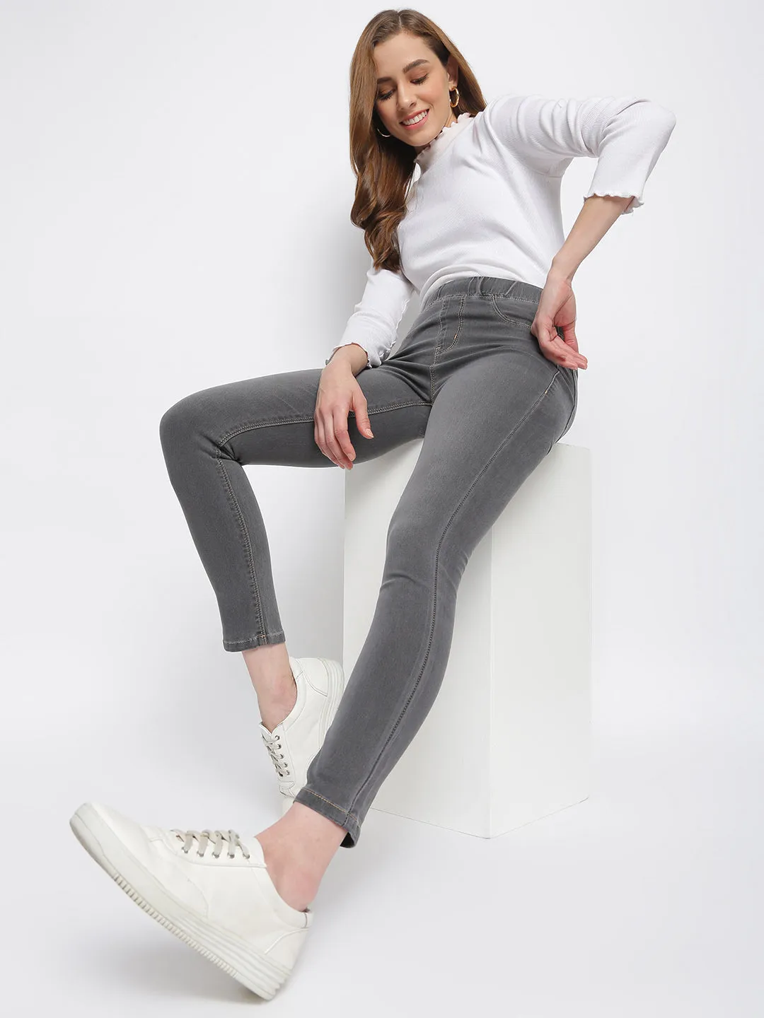 Women Grey Skinny Fit Denim Jegging